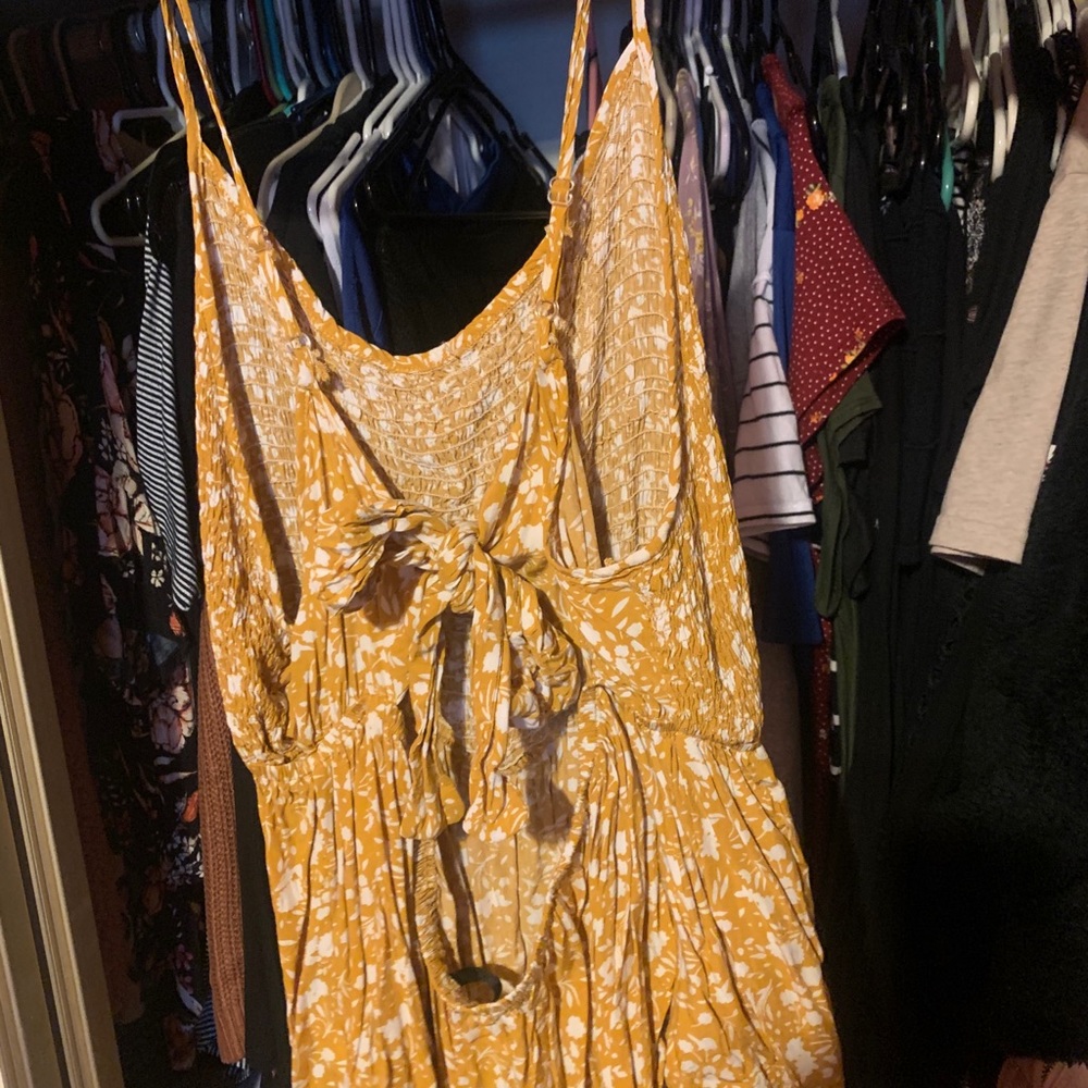 Backless Spaghetti strap blouse - Picture 2 of 2